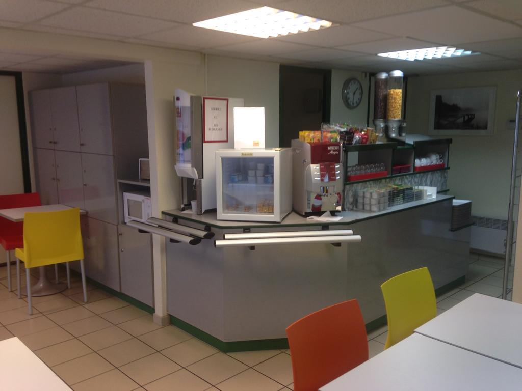 Premiere Classe Niort Est La Creche Bagian luar foto