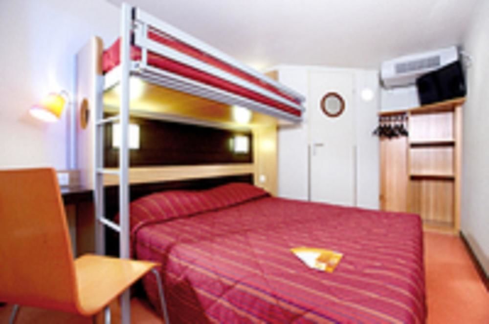 Premiere Classe Niort Est La Creche Bagian luar foto