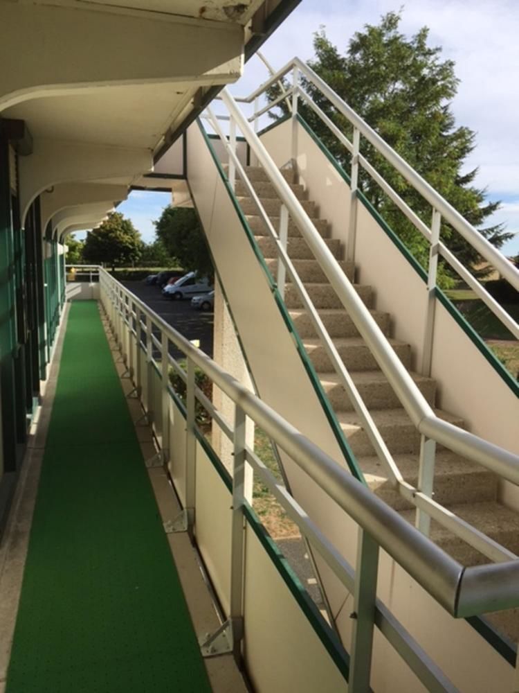 Premiere Classe Niort Est La Creche Bagian luar foto