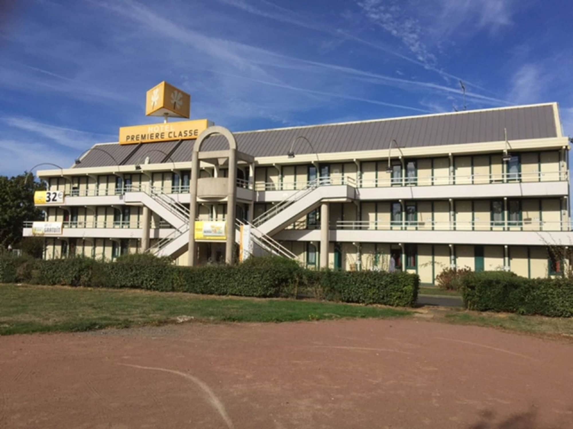 Premiere Classe Niort Est La Creche Bagian luar foto
